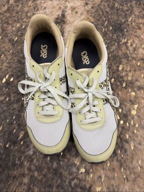 ASICS Lace-Up Sneakers in Light Yellow, White and Leopard | 9.5